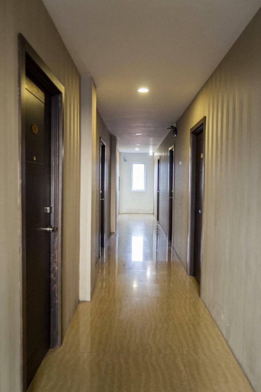 Oyo 676 Hotel Osaka Batam Kültér fotó
