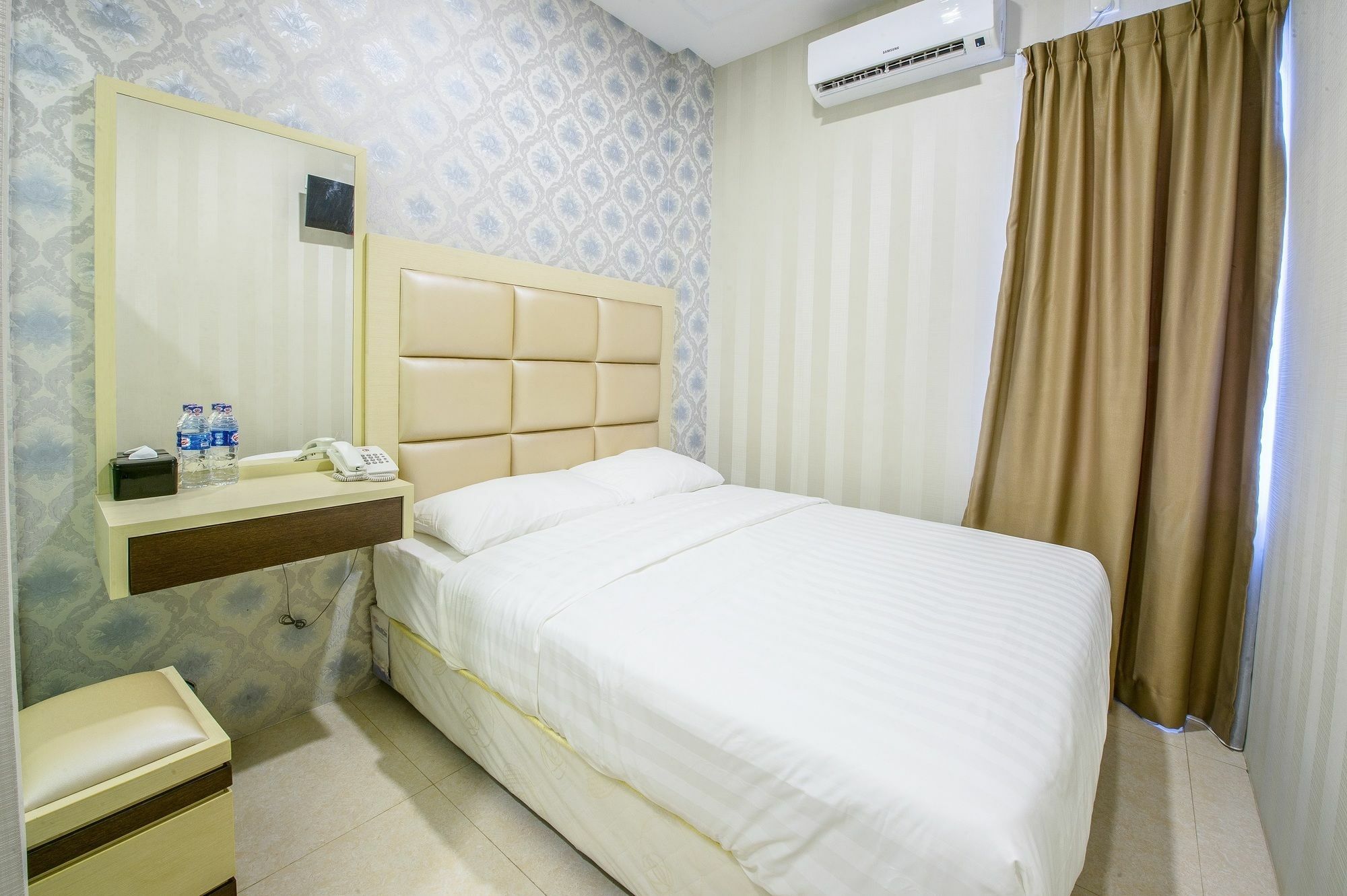 Oyo 676 Hotel Osaka Batam Kültér fotó